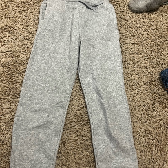 2 pair of Kids sweat pants size 12-14 - Picture 3 of 3